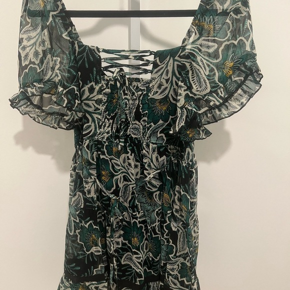 NWT / BAND OF THE FREE BLACK EMERALD FLORAL FLAIR SHORT SLEEVE DRESS - Picture 4 of 6